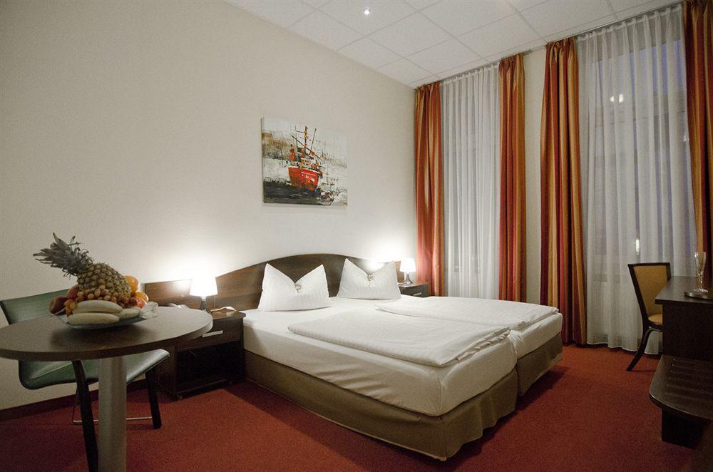 Hotel Polo Am Zob Hamburg Kültér fotó