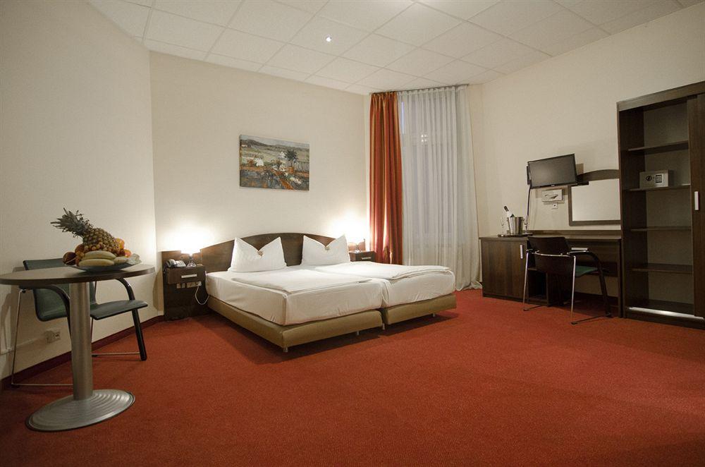 Hotel Polo Am Zob Hamburg Kültér fotó