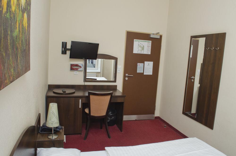 Hotel Polo Am Zob Hamburg Kültér fotó