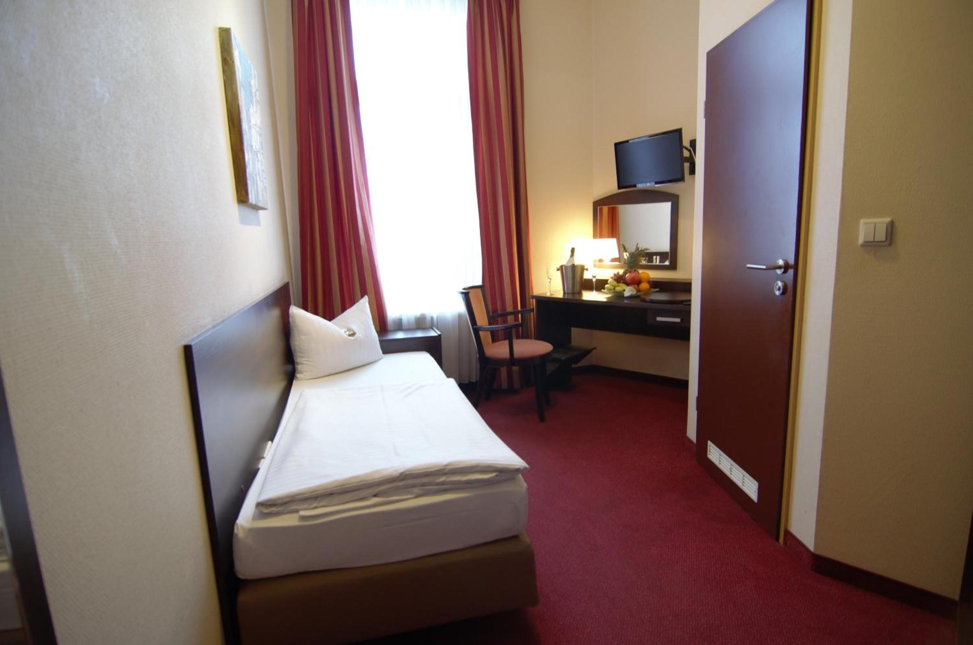 Hotel Polo Am Zob Hamburg Szoba fotó