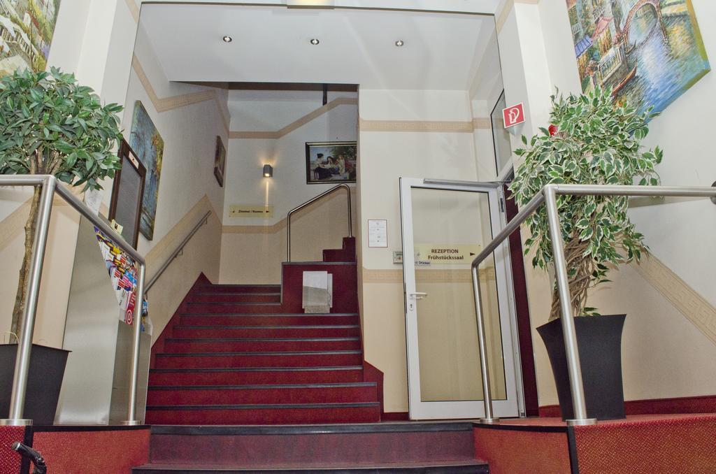 Hotel Polo Am Zob Hamburg Kültér fotó