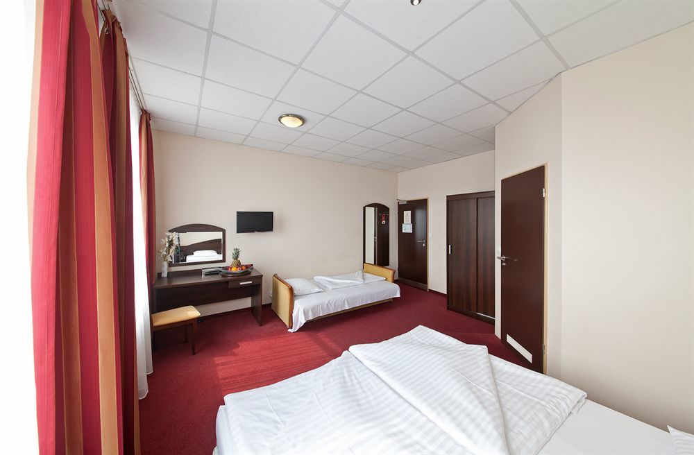 Hotel Polo Am Zob Hamburg Kültér fotó