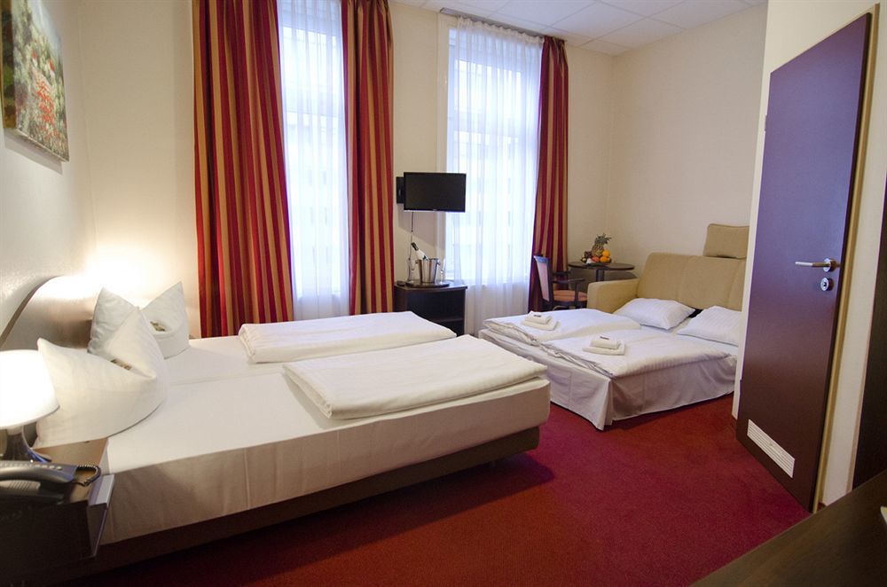 Hotel Polo Am Zob Hamburg Kültér fotó