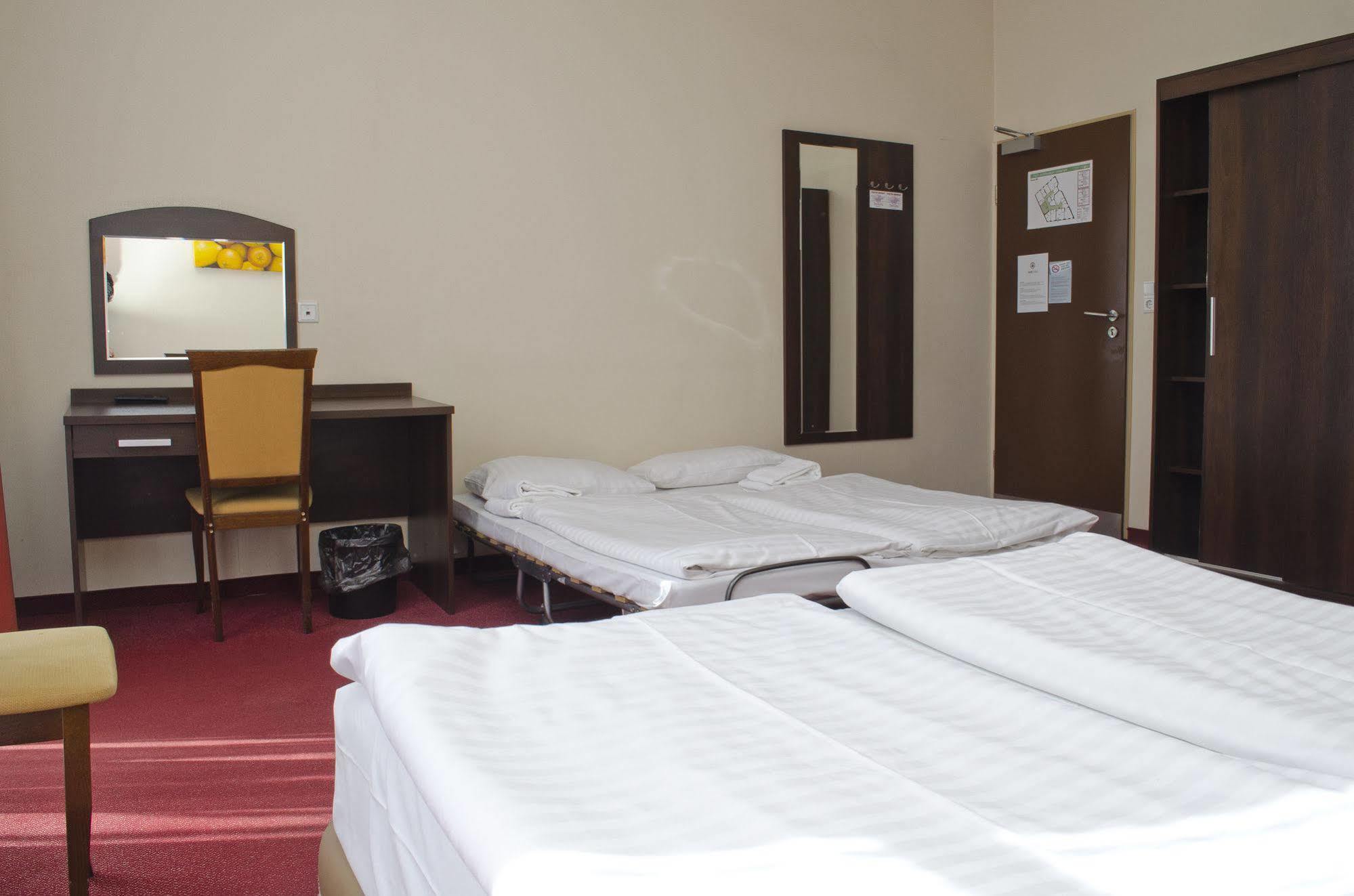 Hotel Polo Am Zob Hamburg Kültér fotó
